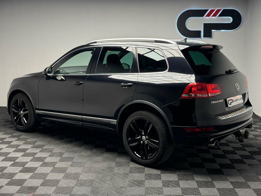 Volkswagen Touareg Black #15