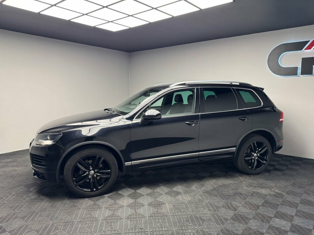 Volkswagen Touareg Black #10