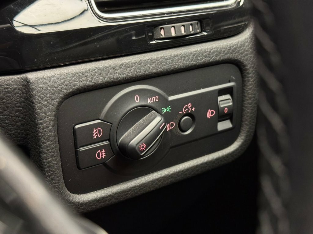Volkswagen Touareg Black #35