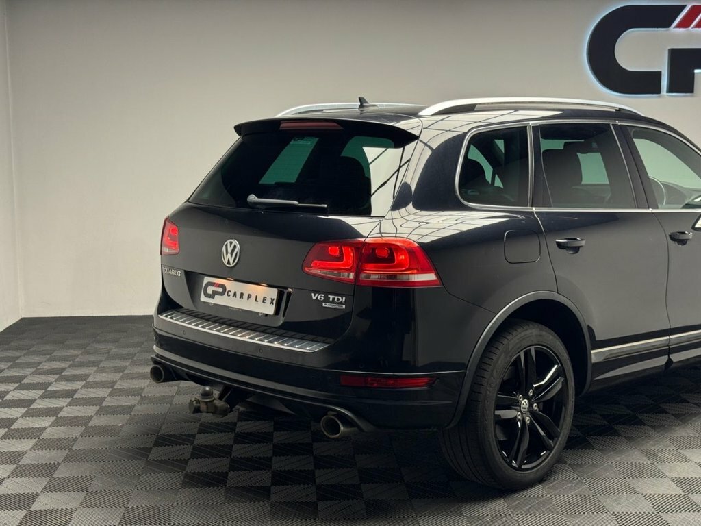 Volkswagen Touareg Black #14