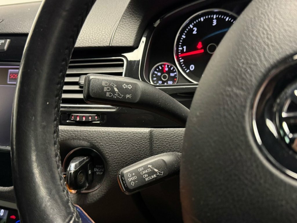 Volkswagen Touareg Black #33