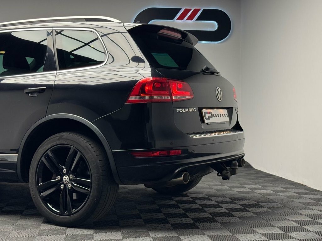 Volkswagen Touareg Black #17
