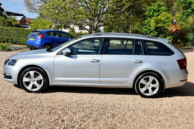 Skoda Octavia Tsi Act Se Drive Silver #4