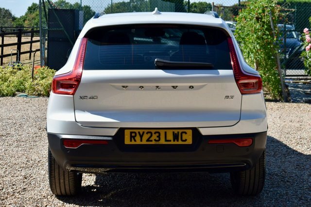 Volvo XC40 B3 Mhev Plus Dark White #6