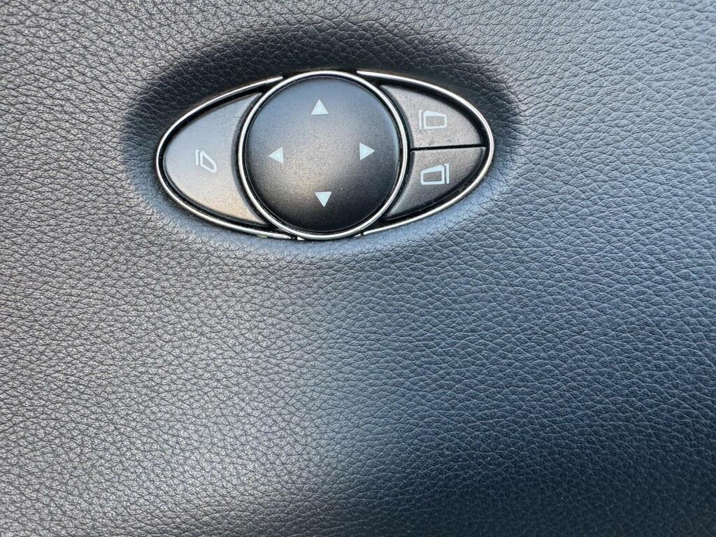 Mercedes-Benz CLS Saloon Silver #28
