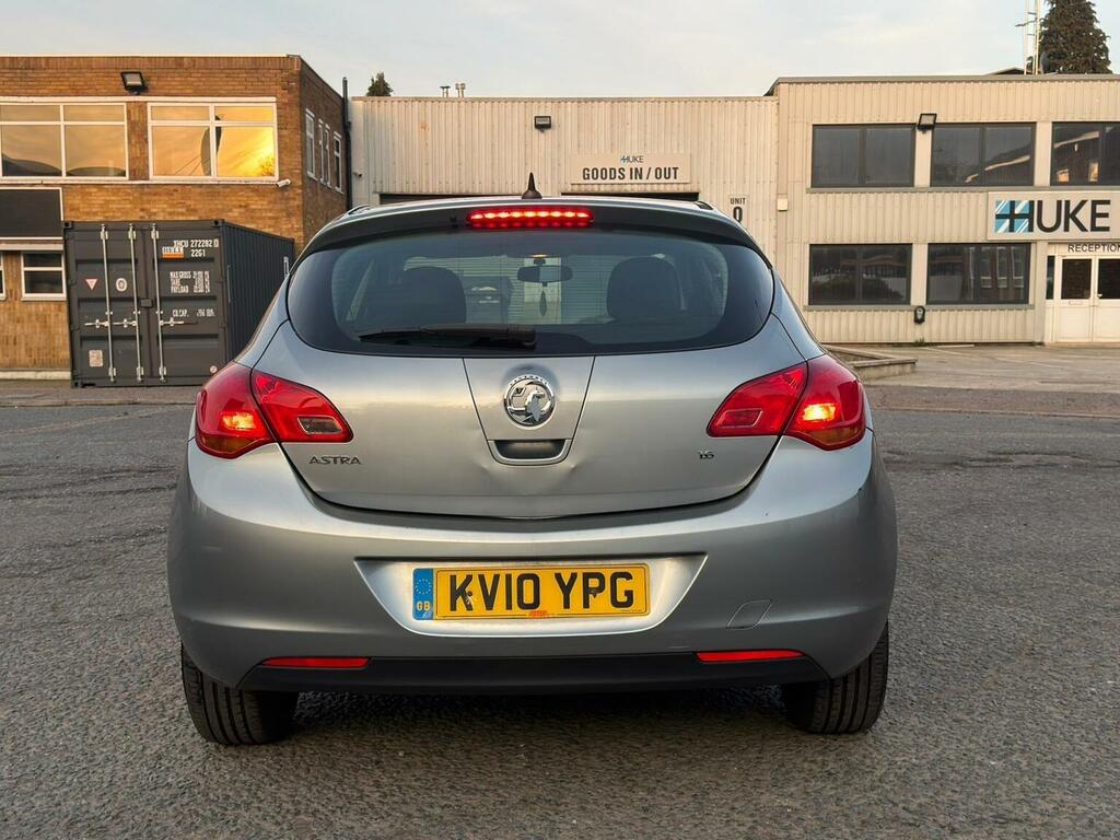 Vauxhall Astra 1.6 16V Exclusiv Euro 5 Silver #3