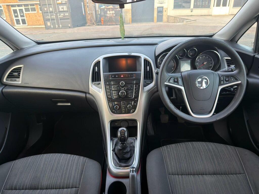 Vauxhall Astra 1.4T 16V Sri Sports Tourer Euro Silver #27
