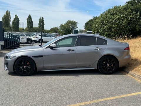 Jaguar XE 2.0 Xe R-dynamic #5