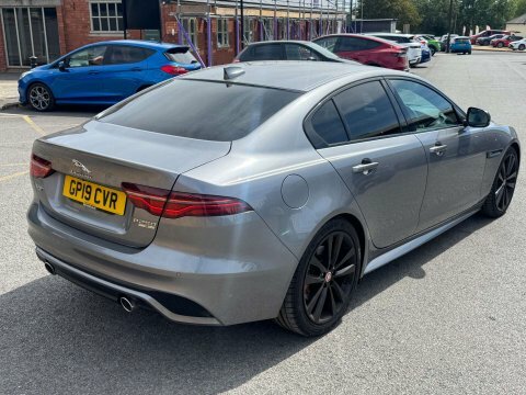 Jaguar XE 2.0 Xe R-dynamic #6