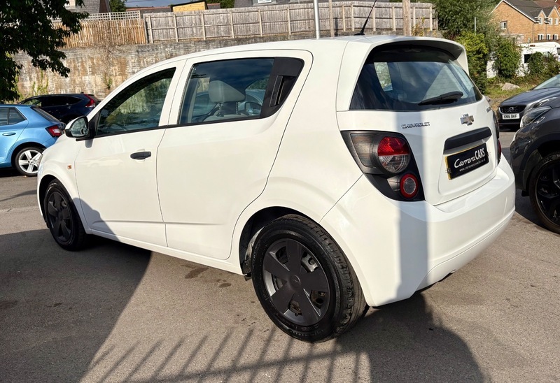Chevrolet Aveo Ls CN63LZG White #4