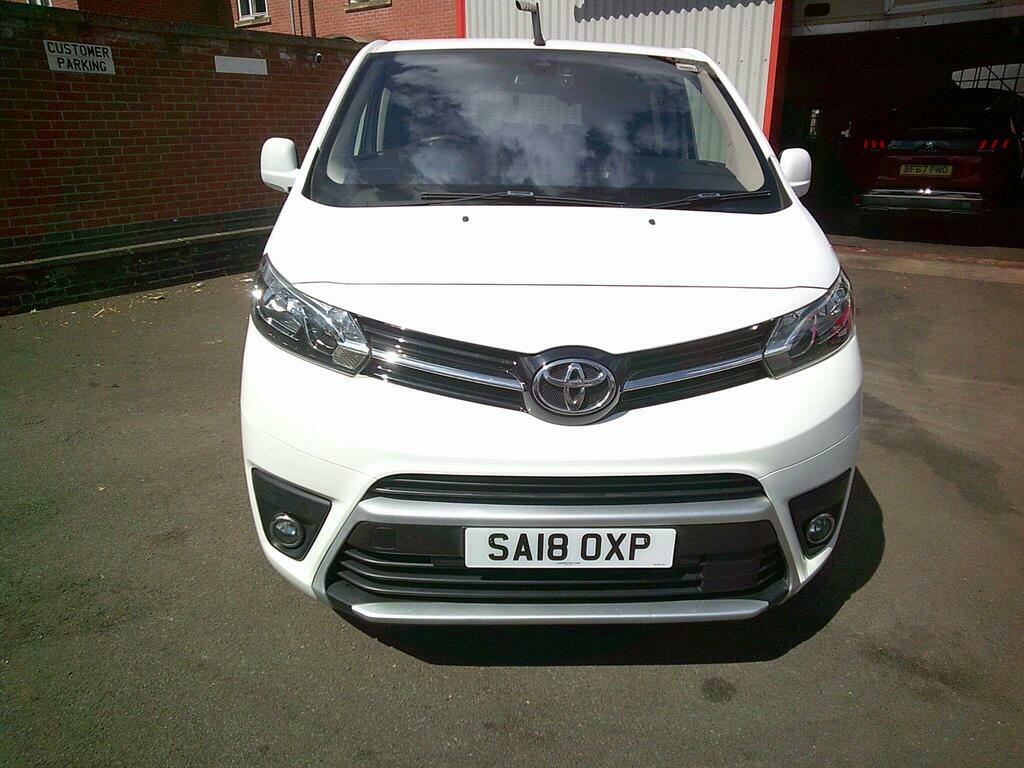 Toyota Proace Verso 2.0D Family Compact Mpv Swb Euro 6 S S White #2