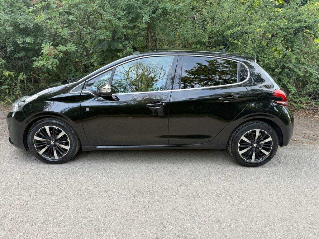 Peugeot 208 Peugeot 208 1.2 Puretech 82 Allure Grey #2