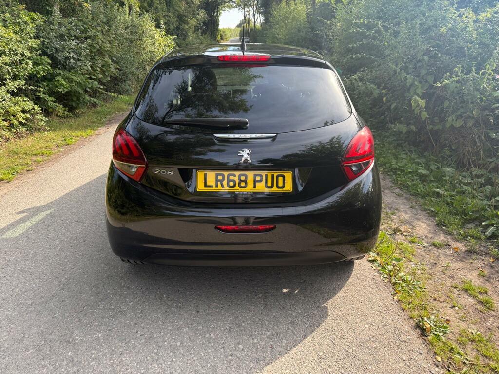 Peugeot 208 Peugeot 208 1.2 Puretech 82 Allure Grey #10