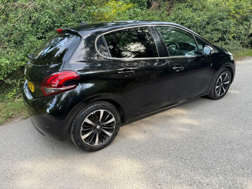 Peugeot 208 Peugeot 208 1.2 Puretech 82 Allure Grey #6