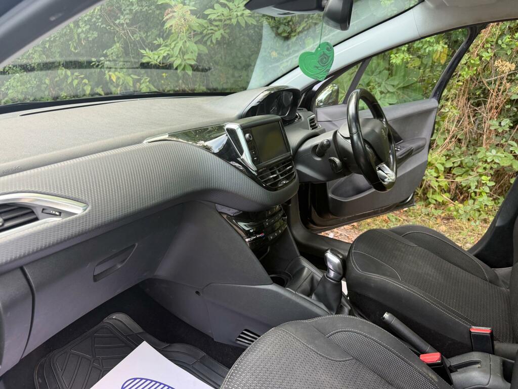 Peugeot 208 Peugeot 208 1.2 Puretech 82 Allure Grey #20