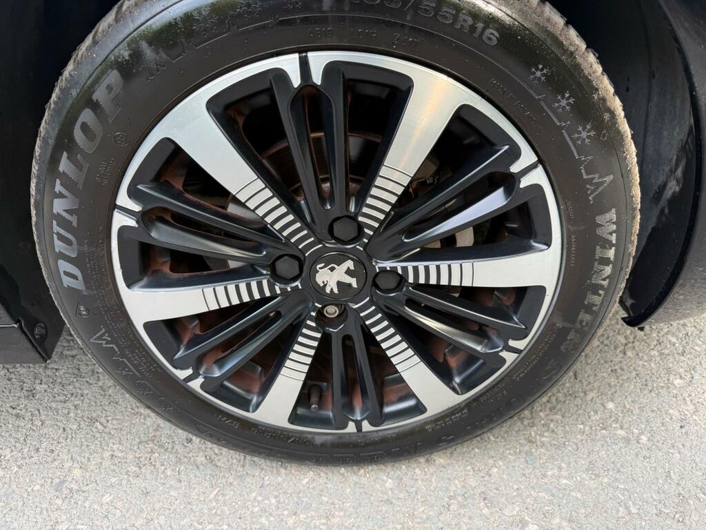 Peugeot 208 Peugeot 208 1.2 Puretech 82 Allure Grey #15