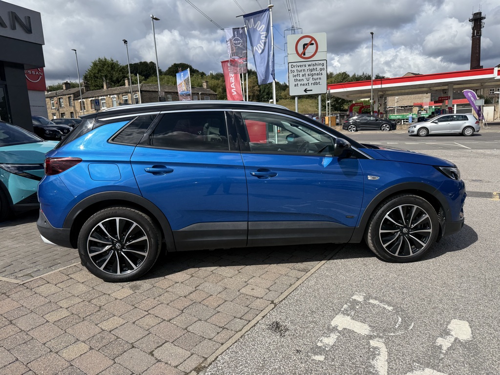 Vauxhall Grandland X 1.6 Hybrid4 300 Elite Nav Blue #2