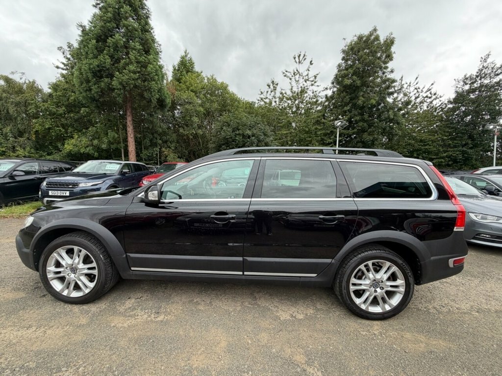 Volvo XC70 2L Se Lux Black #4