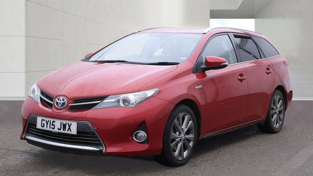 Toyota Auris 1.8L Excel Red #2