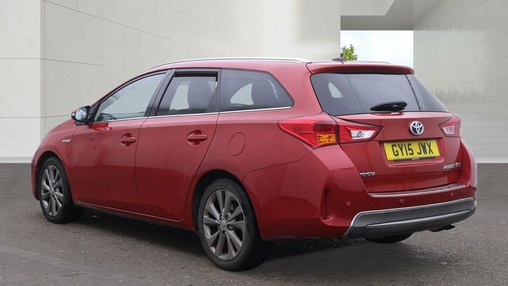 Toyota Auris 1.8L Excel Red #3