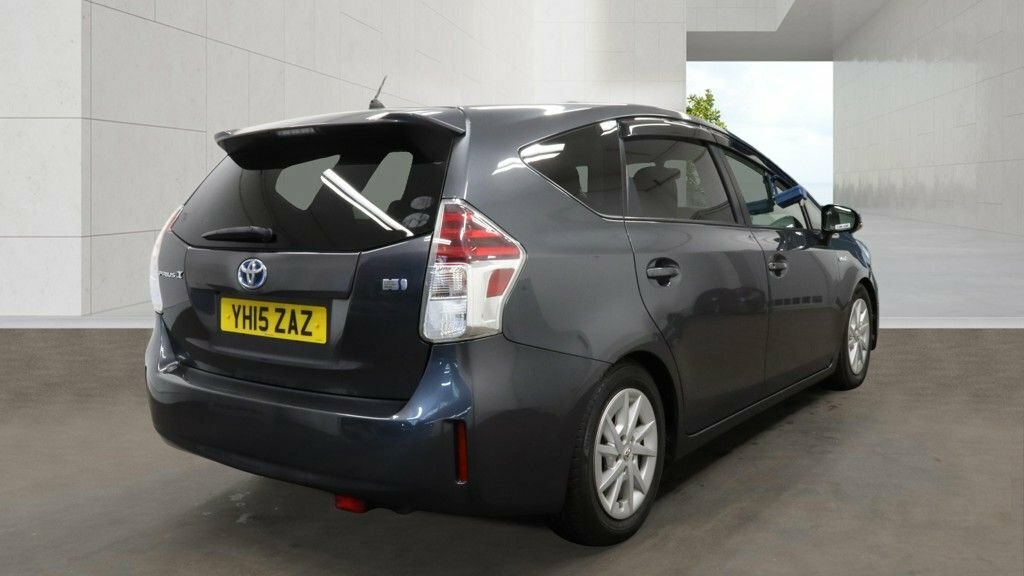 Toyota Prius Saloon Grey #4