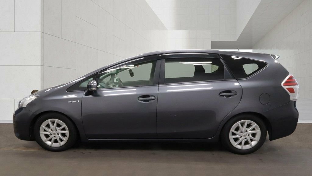 Toyota Prius Saloon Grey #6