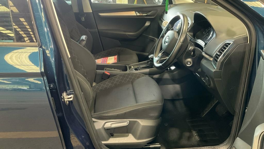 Skoda Karoq 1.5L Sportline Red #10