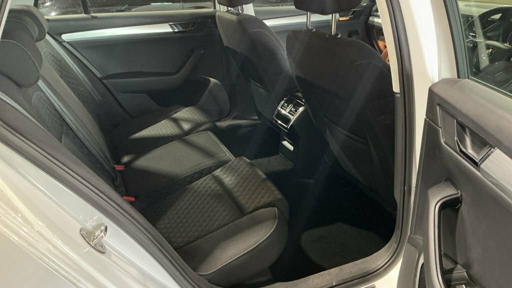Skoda Superb 2021 2.0 Tsi 190Ps Sportline Plus Dsg Estate Grey #10