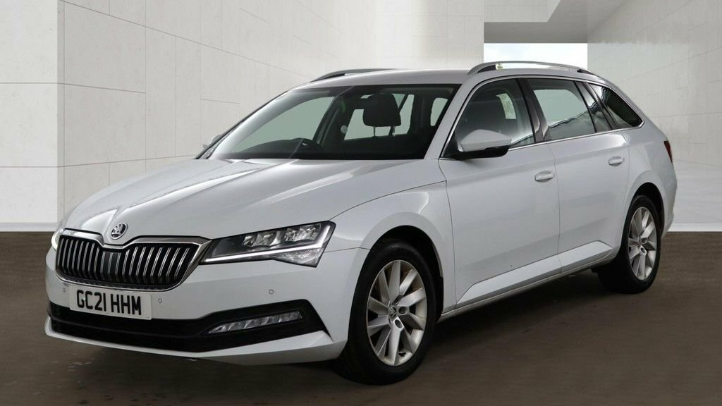 Skoda Superb 2L Se White #2