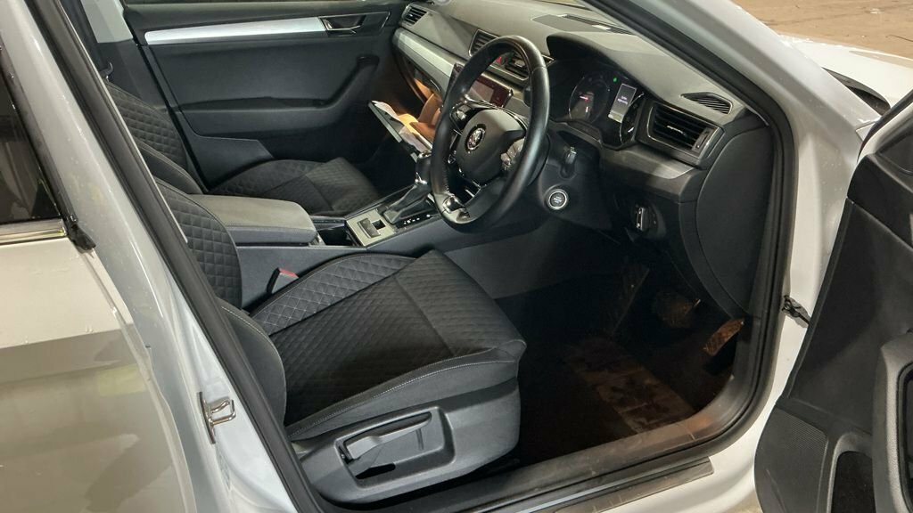 Skoda Superb 2021 2.0 Tsi 190Ps Sportline Plus Dsg Estate Grey #11