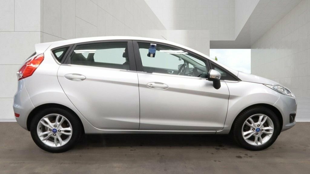 Ford Fiesta 1.3L Zetec Silver #4
