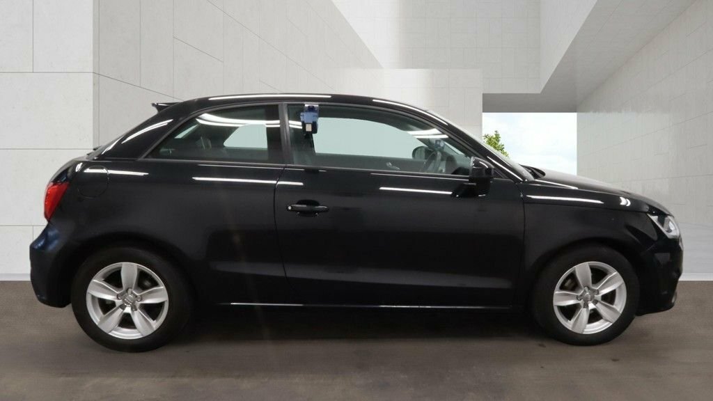 Audi A1 1L Se Black #5