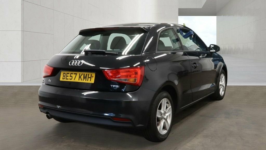 Audi A1 1L Se Black #4