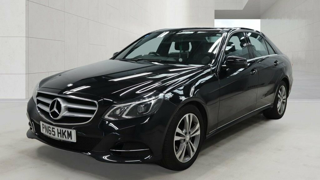 Mercedes-Benz E Class 2.1L Se PN65HKM Black #2