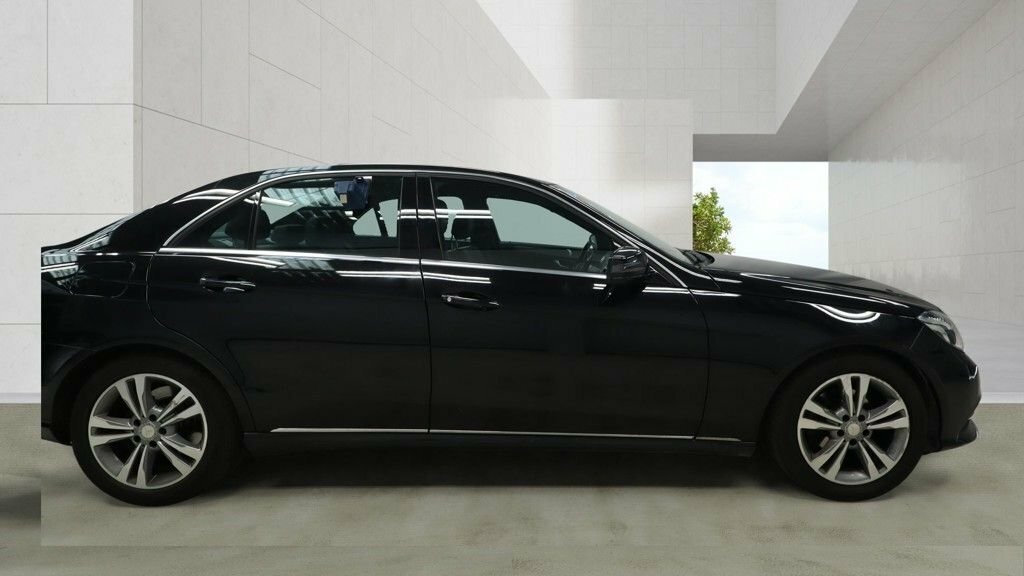 Mercedes-Benz E Class 2.1L Se PN65HKM Black #5