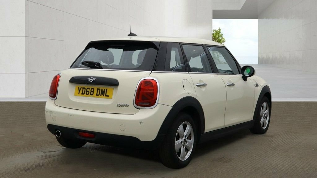 Mini Hatch 1.5L Cooper Classic White #4