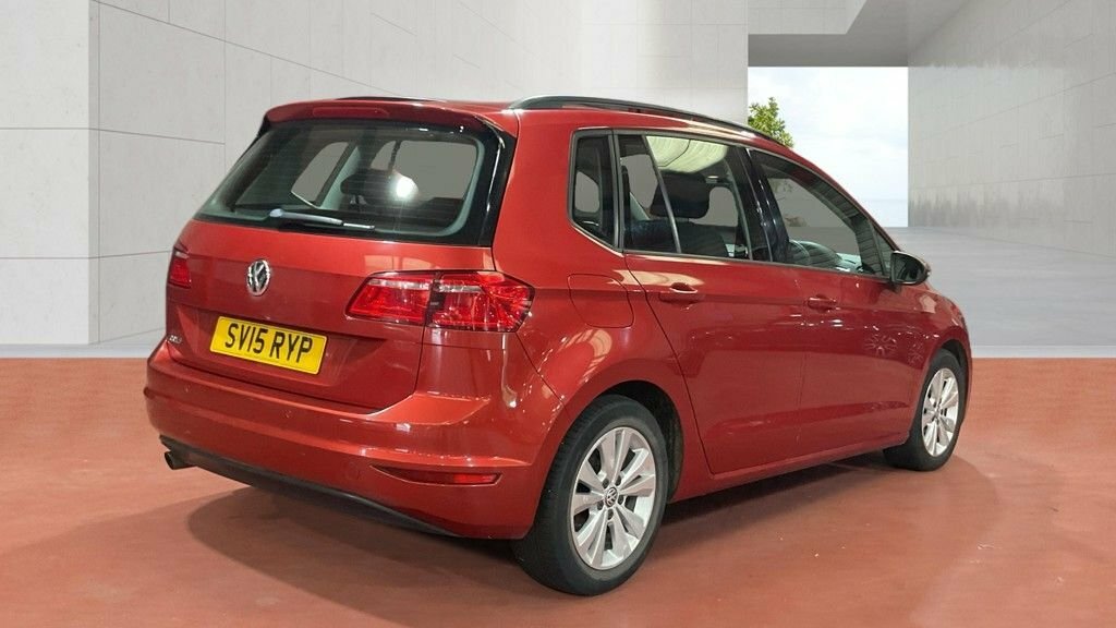 Volkswagen Golf SV 1L Se SV15RYP Red #4