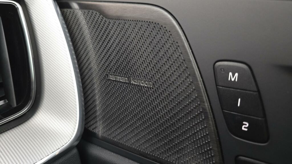 Volvo XC60 Black Edition Ultra, T8 Awd Plug-in Hybrid, Electr Black #28