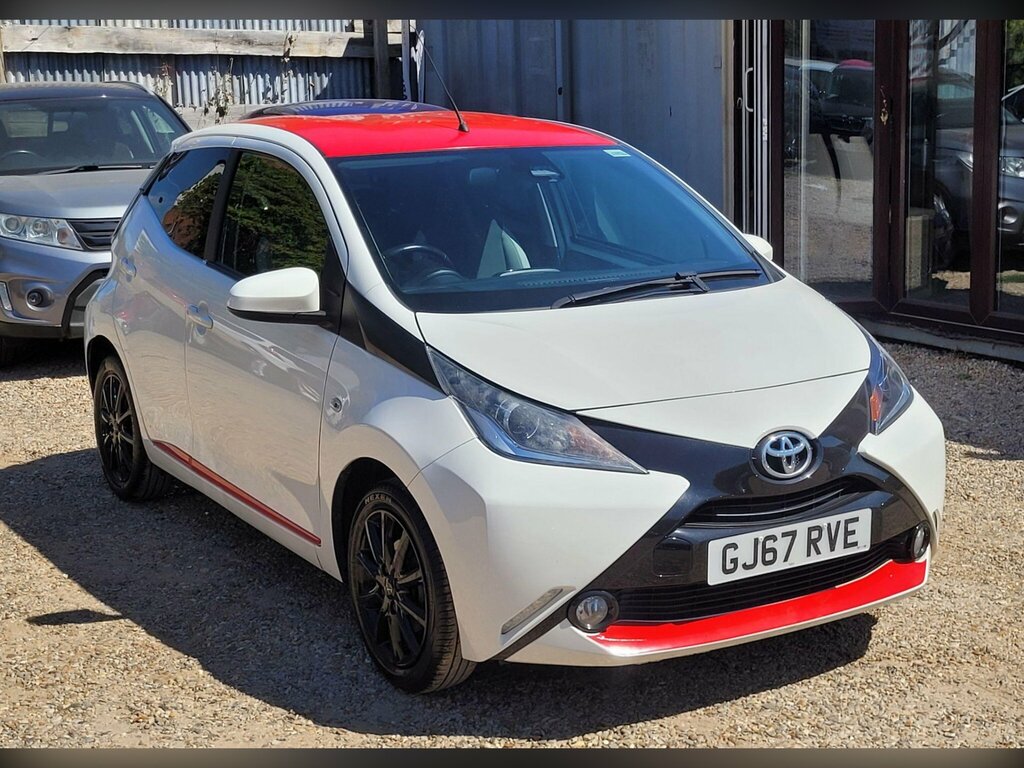 Toyota Aygo 1.0 Vvt-i X-press Euro 6 Safety Sense GJ67RVE White #4