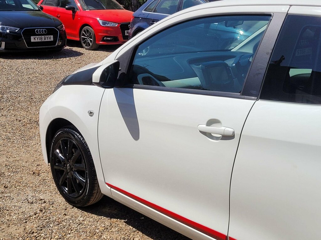 Toyota Aygo 1.0 Vvt-i X-press Euro 6 Safety Sense GJ67RVE White #6