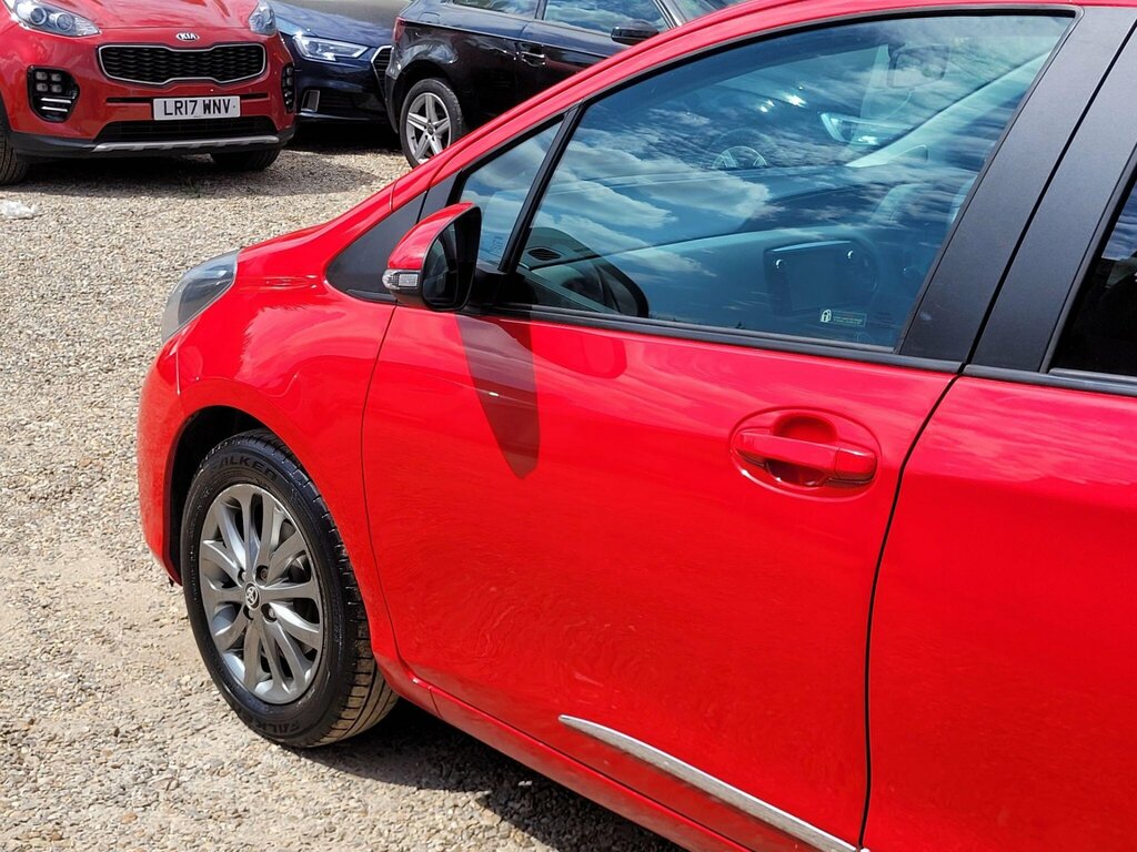 Toyota Yaris 1.0 Vvt-i Icon Euro 6 DV17VKB Red #6