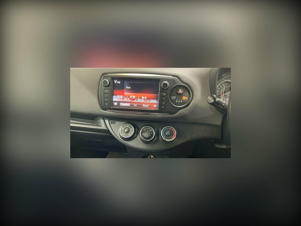 Toyota Yaris 1L Icon Red #7