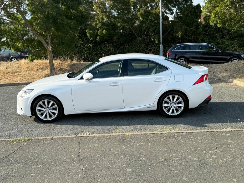 Lexus IS 2.5 300H Executive Edition Saloon Hybri White #4