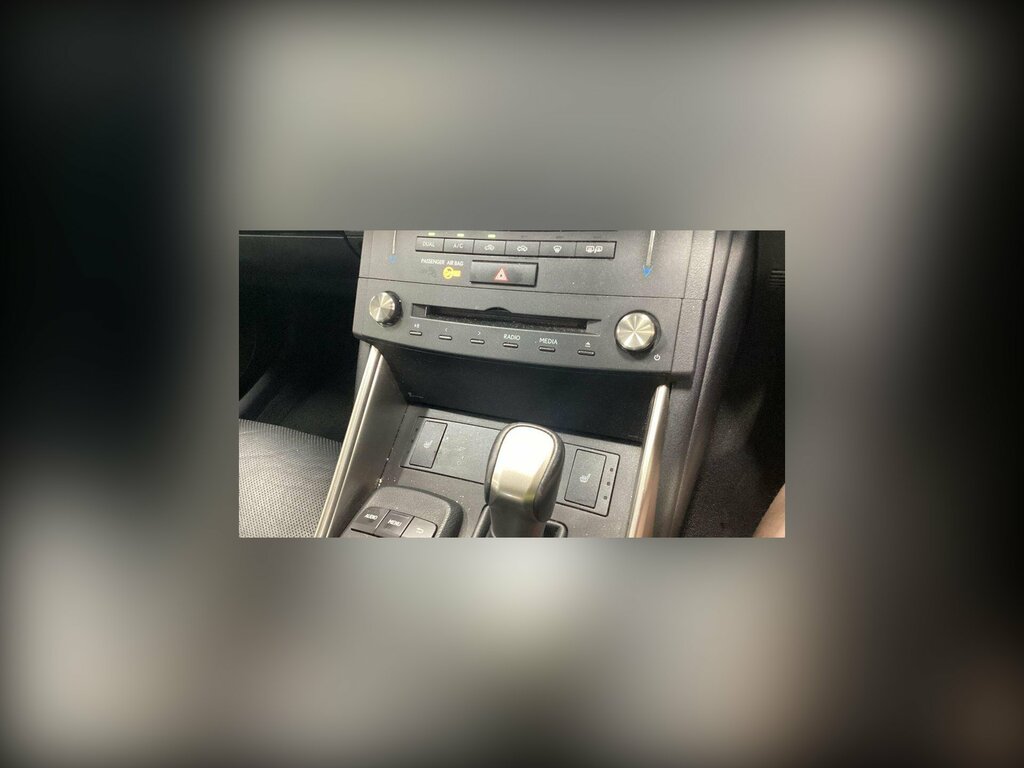 Lexus IS 2.5 300H Executive Edition Saloon Hybri White #5