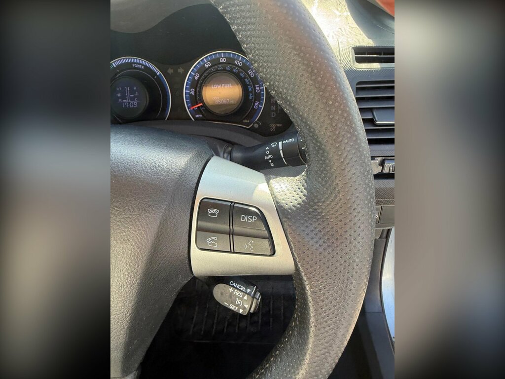 Toyota Auris 1.6 V-matic Colour Collection Hatchback Silver #12
