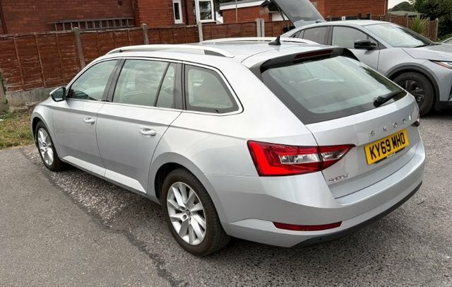 Skoda Superb Tsi Act Se Estate Silver #2