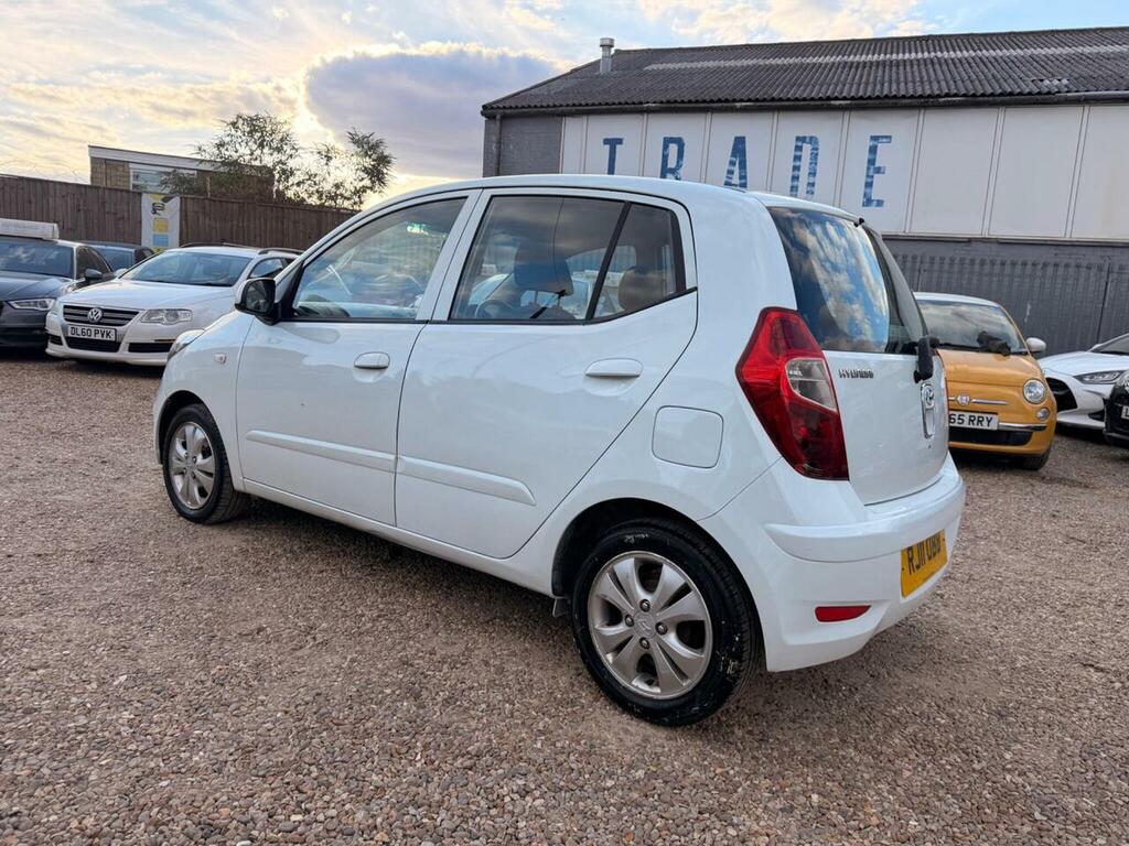Hyundai I10 Petrol White #4