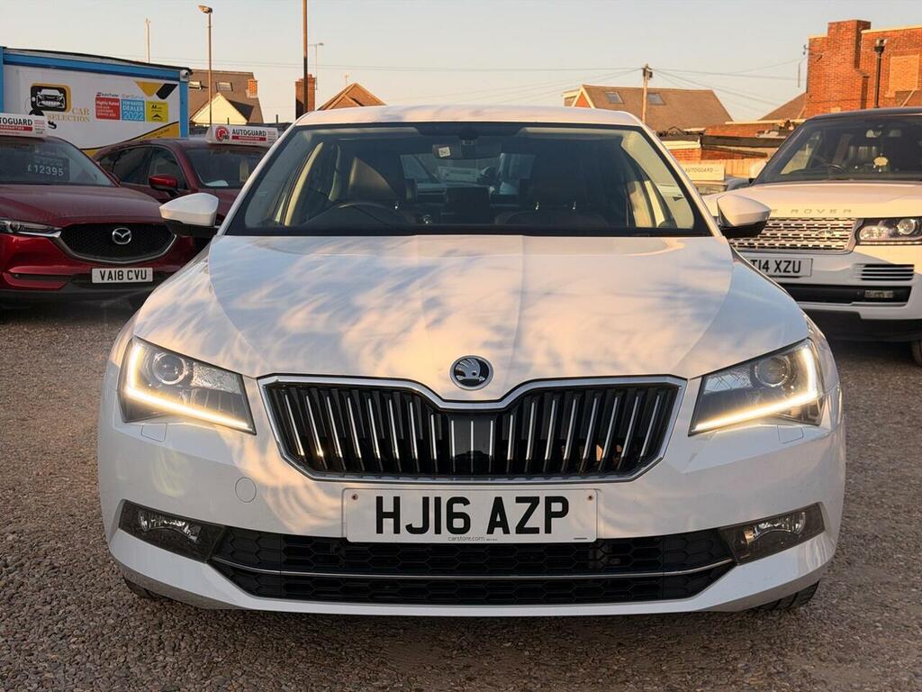 Skoda Superb Diesel White #5