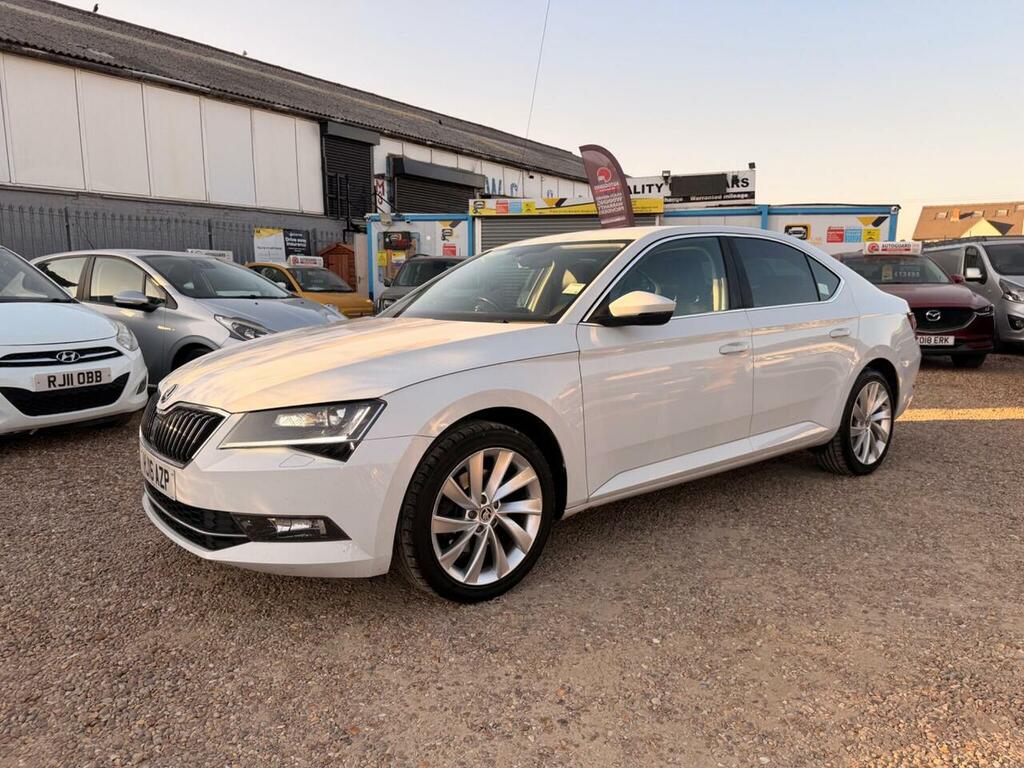 Skoda Superb Diesel White #3