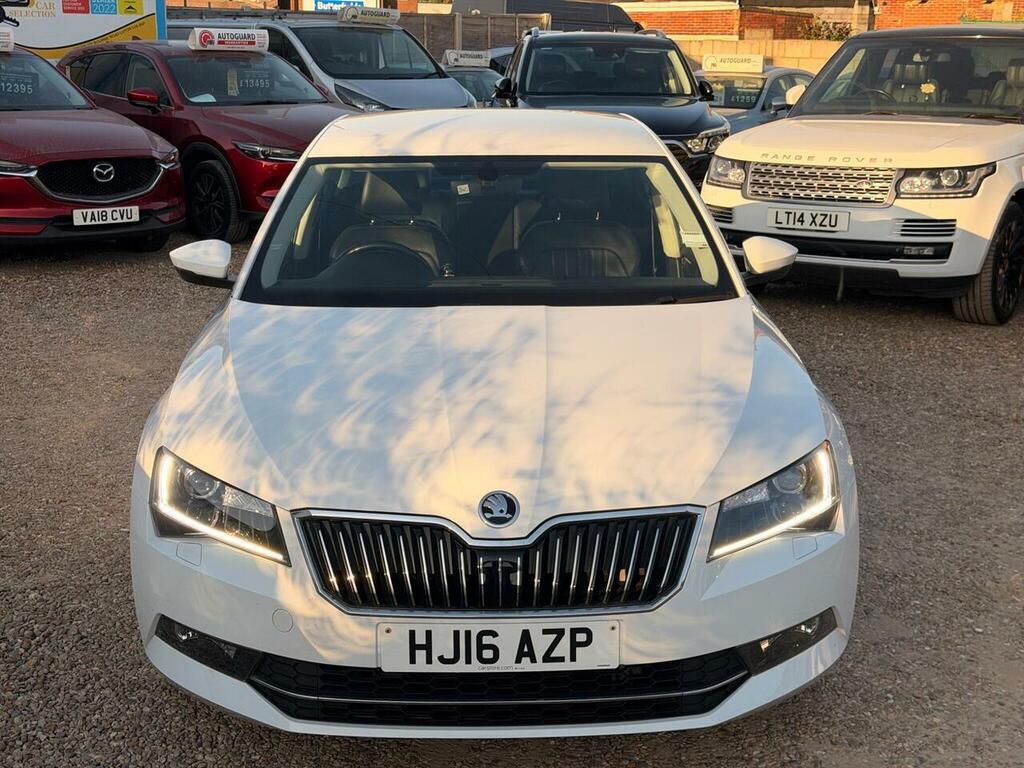 Skoda Superb Diesel White #4